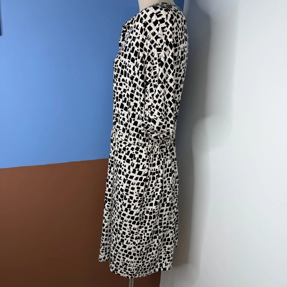 Chicos Split Neck Tie Waist Dress Women's Size 3 XL Black‎ & White 3/4 Sleeve
